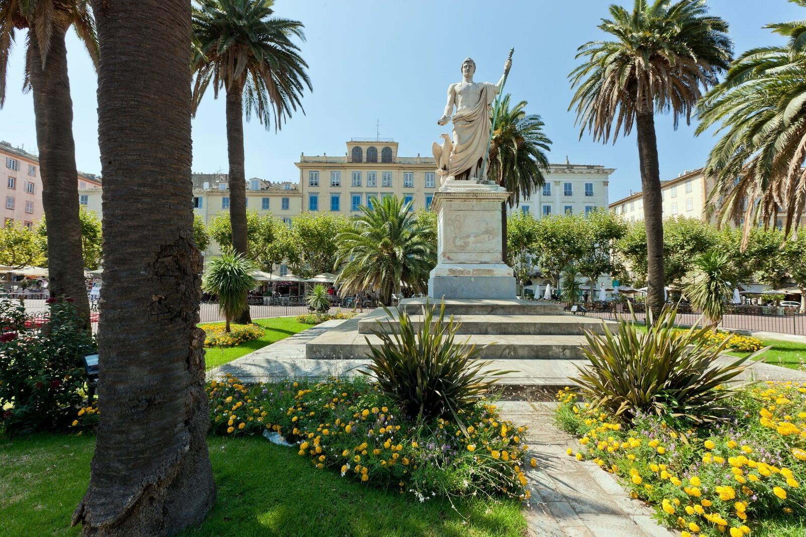 Que faire à Bastia rencontre entre art et histoire ! Corsicatours
